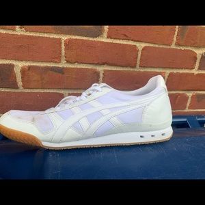 Men’s indoor soccer shoes